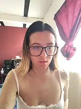 Snapshot of Greta_silber26 chatting on March 24, 2026, 5:18 pm Greta silber26 online show from March 24, 2026, 5:18 pm