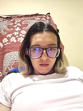 Snapshot of Greta_silber26 chatting on March 26, 2026, 6:13 pm Greta silber26 online show from March 26, 2026, 6:13 pm