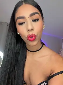 Rossie Blooms online show from May 17, 2026, 7:43 pm