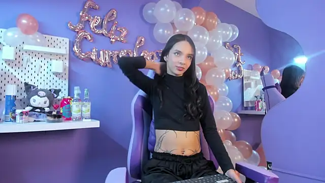 Zoe 444 online show from April 12, 2026, 4:17 am