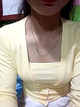 AmyLinee01 online show from April 6, 2026, 5:30 am