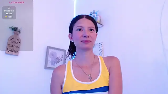 sofy bonnet1 online show from April 2, 2026, 12:25 pm