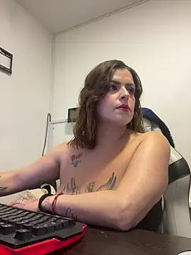 Snapshot of MiaHotboobs chatting on April 17, 2026, 6:00 pm MiaHotboobs online show from April 17, 2026, 6:00 pm