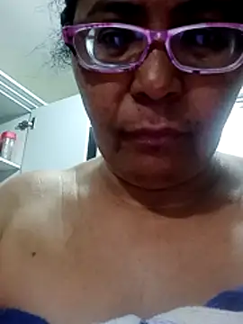 sexymomsn online show from May 10, 2026, 11:59 am
