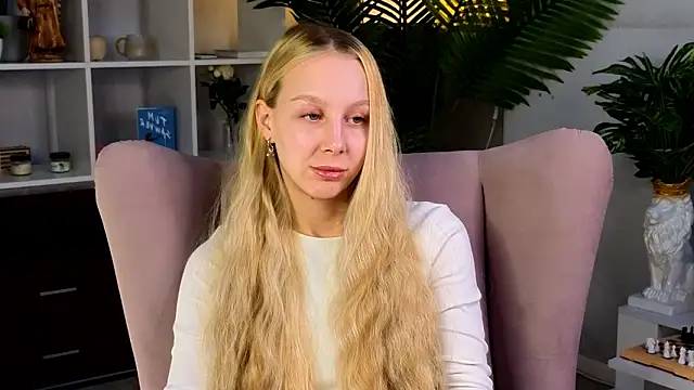 LishaPelle online show from March 22, 2026, 8:40 am