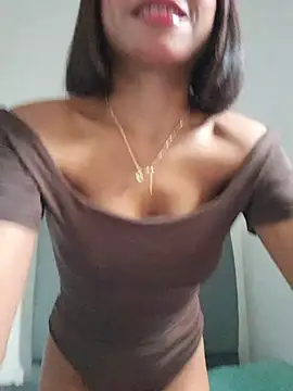 Snapshot of Lucy_Em chatting on August 1, 2026, 12:37 pm Lucy Em online show from August 1, 2026, 12:37 pm