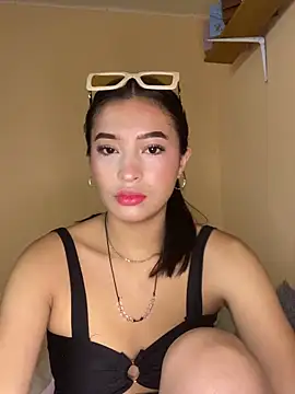 Itze Mua online show from April 19, 2026, 10:58 am