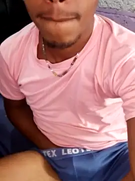 Xmoreno31 online show from April 4, 2026, 7:22 pm