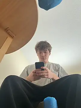 demon4ever online show from April 3, 2026, 6:17 pm