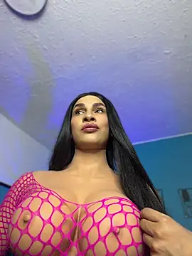 Snapshot of Honey__kiss chatting on July 27, 2026, 11:45 pm Honey kiss online show from July 27, 2026, 11:45 pm