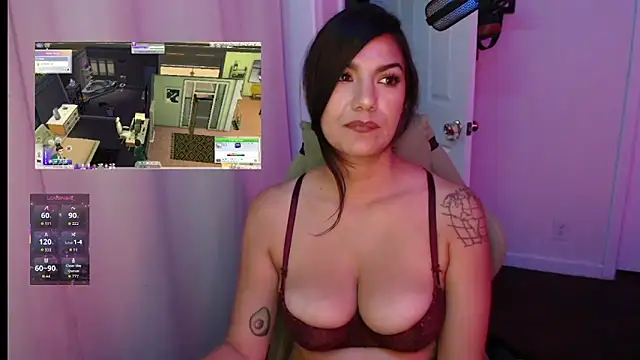 Snapshot of sweetRoxie chatting on May 15, 2026, 11:12 pm sweetRoxie online show from May 15, 2026, 11:12 pm