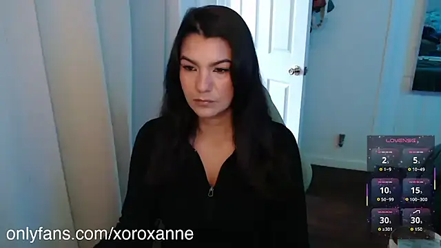 Snapshot of sweetRoxie chatting on June 18, 2026, 6:12 pm sweetRoxie online show from June 18, 2026, 6:12 pm