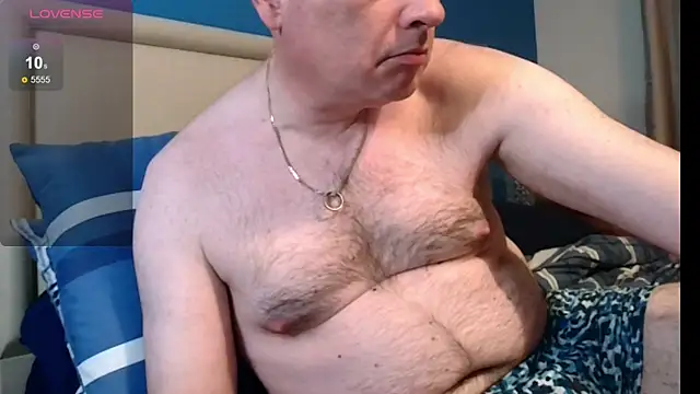 Snapshot of Pauly_Andrew chatting on April 24, 2026, 8:22 pm Pauly Andrew online show from April 24, 2026, 8:22 pm