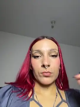 Snapshot of Amelie-RedHoney chatting on May 28, 2026, 10:07 pm Amelie-RedHoney online show from May 28, 2026, 10:07 pm