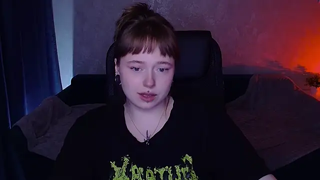SelenaLily online show from May 26, 2026, 6:04 pm