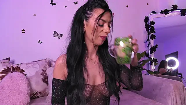 Snapshot of AmelieReeaa chatting on June 21, 2026, 3:25 pm AmelieReeaa online show from June 21, 2026, 3:25 pm