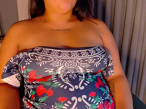 Snapshot of AriaBennett__ chatting on July 7, 2026, 6:47 am AriaBennett online show from July 7, 2026, 6:47 am