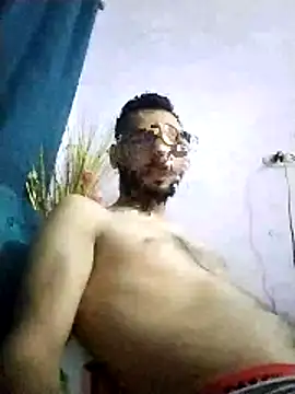 Snapshot of Alimohamed08 chatting on May 7, 2026, 7:30 pm Alimohamed08 online show from May 7, 2026, 7:30 pm