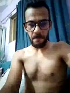 Snapshot of Alimohamed08 chatting on July 4, 2026, 8:59 pm Alimohamed08 online show from July 4, 2026, 8:59 pm