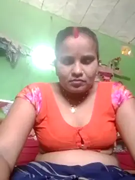 Snapshot of Shivani09900 chatting on May 26, 2026, 4:08 am Shivani09900 online show from May 26, 2026, 4:08 am