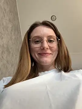 Snapshot of FReyja_44 chatting on April 7, 2026, 10:59 am FReyja 44 online show from April 7, 2026, 10:59 am