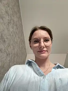 Snapshot of FReyja_44 chatting on April 15, 2026, 12:12 pm FReyja 44 online show from April 15, 2026, 12:12 pm