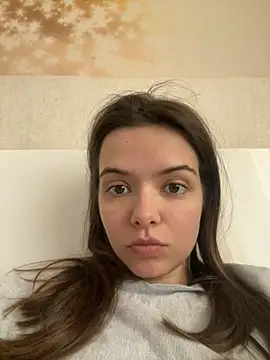 AForbiddenFlower online show from April 9, 2026, 5:18 am