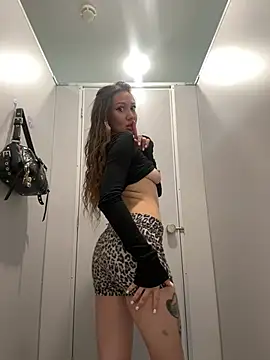 Snapshot of SaintSquirt chatting on May 13, 2026, 11:07 am SaintSquirt online show from May 13, 2026, 11:07 am
