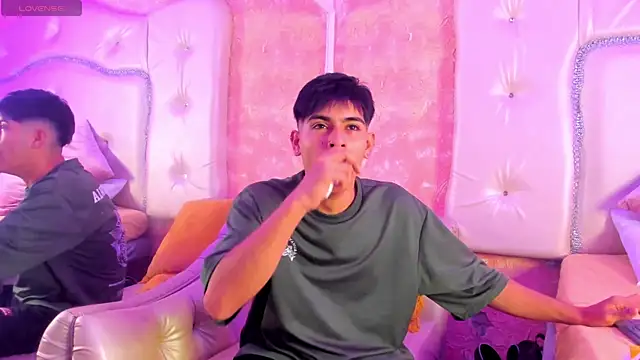 Snapshot of TylerCruz__ chatting on March 30, 2026, 1:56 pm TylerCruz online show from March 30, 2026, 1:56 pm