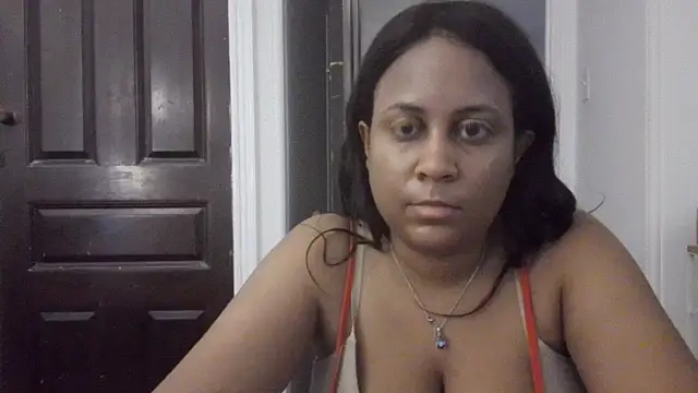 Snapshot of biancadoesit chatting on May 18, 2026, 6:25 pm biancadoesit online show from May 18, 2026, 6:25 pm