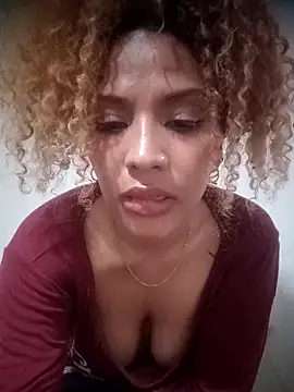 Snapshot of SolashLitzy_Curly chatting on May 31, 2026, 5:48 am SolashLitzy Curly online show from May 31, 2026, 5:48 am