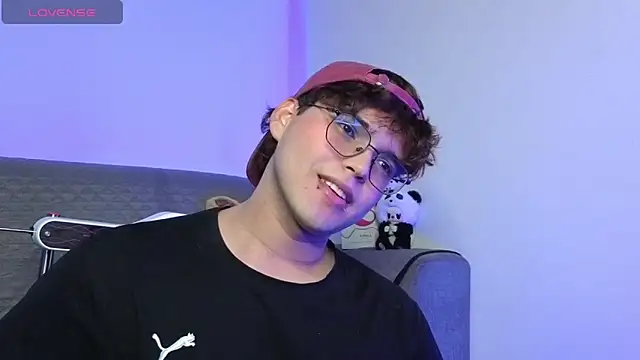 hornsgoat  online show from April 5, 2026, 8:06 pm