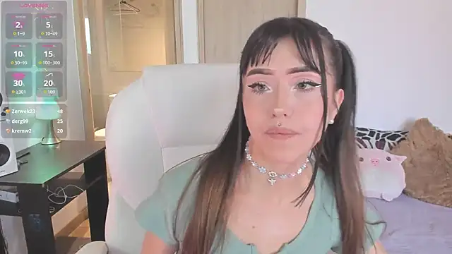 ivyJanne online show from April 15, 2026, 10:32 pm