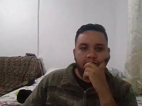 Snapshot of T_Santana chatting on June 16, 2026, 4:37 am T Santana online show from June 16, 2026, 4:37 am