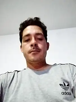 Gabriel leon33 online show from May 14, 2026, 10:49 pm