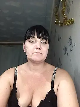 Snapshot of Milashkaqw chatting on April 25, 2026, 5:54 pm Milashkaqw online show from April 25, 2026, 5:54 pm