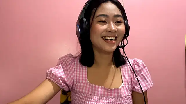 Snapshot of IndiraBrieger chatting on March 26, 2026, 2:06 am IndiraBrieger online show from March 26, 2026, 2:06 am