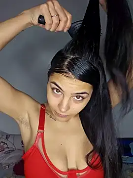 Crissdesire online show from April 18, 2026, 7:07 pm