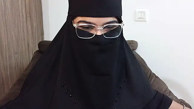 Snapshot of karandeep_kaur_isback chatting on March 27, 2026, 1:33 pm karandeep kaur isback online show from March 27, 2026, 1:33 pm