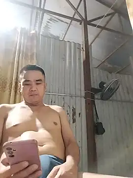 Snapshot of Tinh_love chatting on August 3, 2026, 11:37 am Tinh love online show from August 3, 2026, 11:37 am