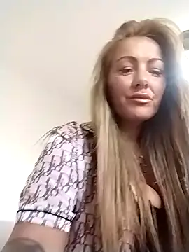 Exotic ParisX online show from May 9, 2026, 6:18 am