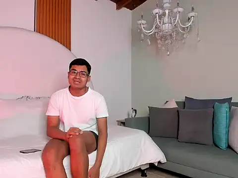 Snapshot of ThiagoVega_ chatting on July 29, 2026, 4:43 am ThiagoVega online show from July 29, 2026, 4:43 am