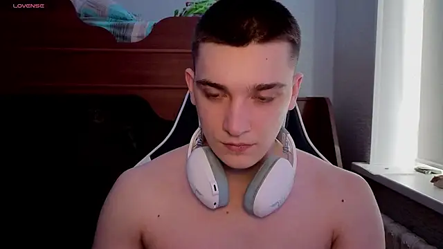 Sweetyangeel online show from April 12, 2026, 10:31 am