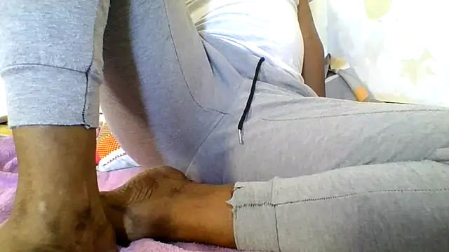 Snapshot of Thandie40 chatting on May 20, 2026, 7:42 pm Thandie40 online show from May 20, 2026, 7:42 pm
