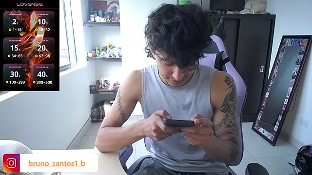 Snapshot of Bruno_santos1 chatting on April 23, 2026, 1:35 pm Bruno santos1 online show from April 23, 2026, 1:35 pm