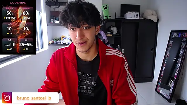 Snapshot of Bruno_santos1 chatting on May 4, 2026, 12:45 pm Bruno santos1 online show from May 4, 2026, 12:45 pm