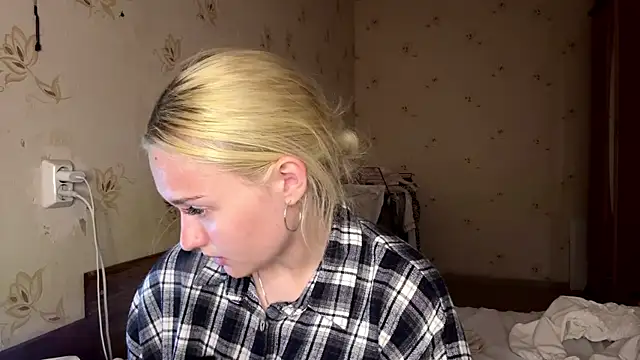 Sophia Blonde online show from May 20, 2026, 3:29 pm