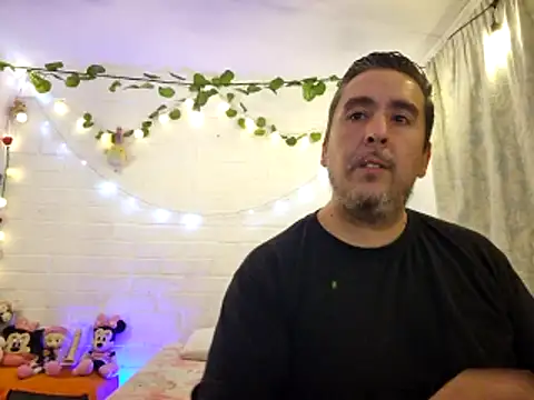 LASEXbellaX online show from May 4, 2026, 2:51 am