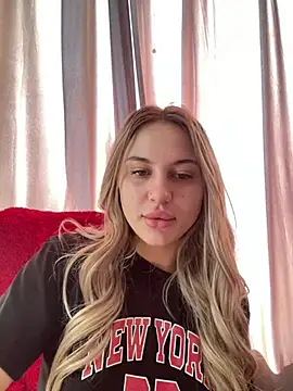 Snapshot of ScarlettMussee chatting on April 5, 2026, 2:03 pm ScarlettMussee online show from April 5, 2026, 2:03 pm