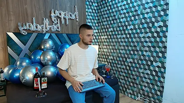 Snapshot of Joaho_Fernandez chatting on July 8, 2026, 9:41 pm Joaho Fernandez online show from July 8, 2026, 9:41 pm